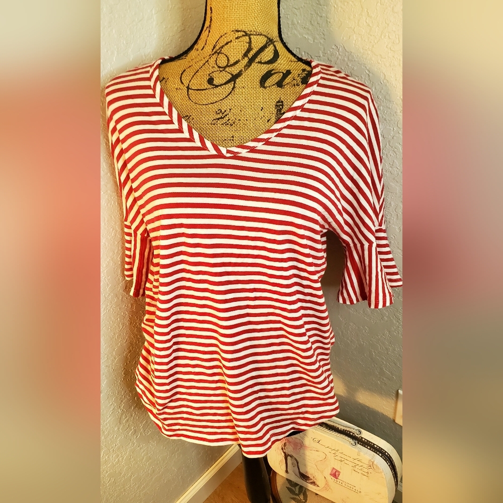 Red and white cabi top